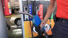 ¡Otro garrotazo! Combustibles superarán los mil colones por litro a inicios de junio (video)