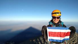 Tica se propuso una meta ambiciosa para el 2023: llegar a la cima del monte Everest 