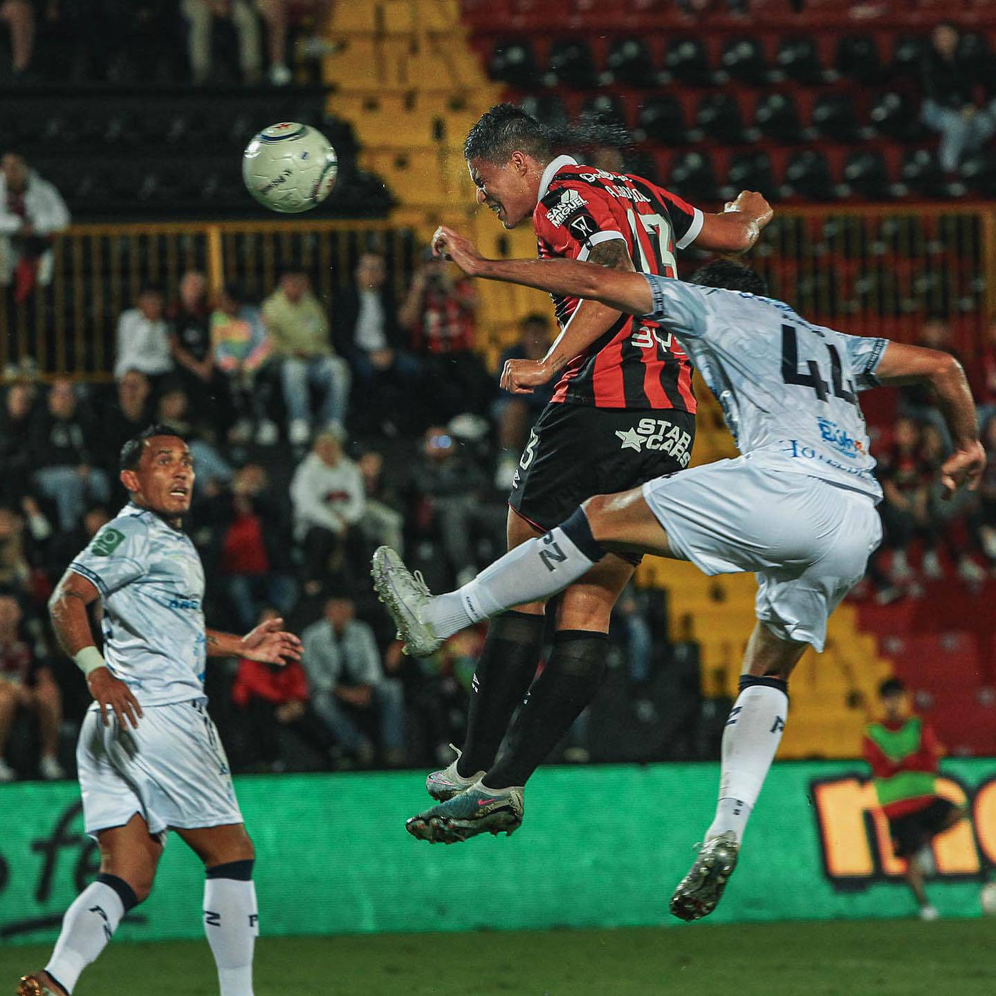 Alexis Gamboa anotó este miércoles su segundo gol del torneo con Alajuelense. Foto: Prensa LDA