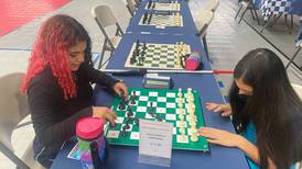 Jovencita no vidente superó las expectativas en torneo de ajedrez (Video)