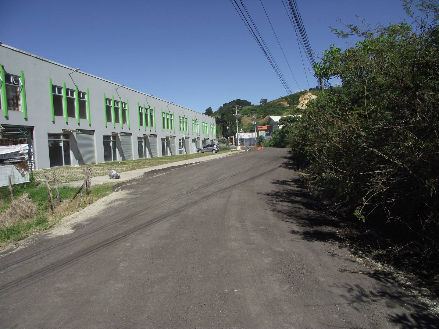El Mopt está aportando material perfilado y dos vagonetas para contribuir a los esfuerzos de la municipalidad de Cartago en las rutas alternas de la carretera Taras-La Lima