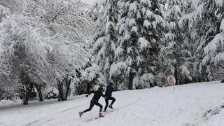 Milagro en los Alpes: niño de 12 años sobrevive enterrado durante 40 minutos en la nieve