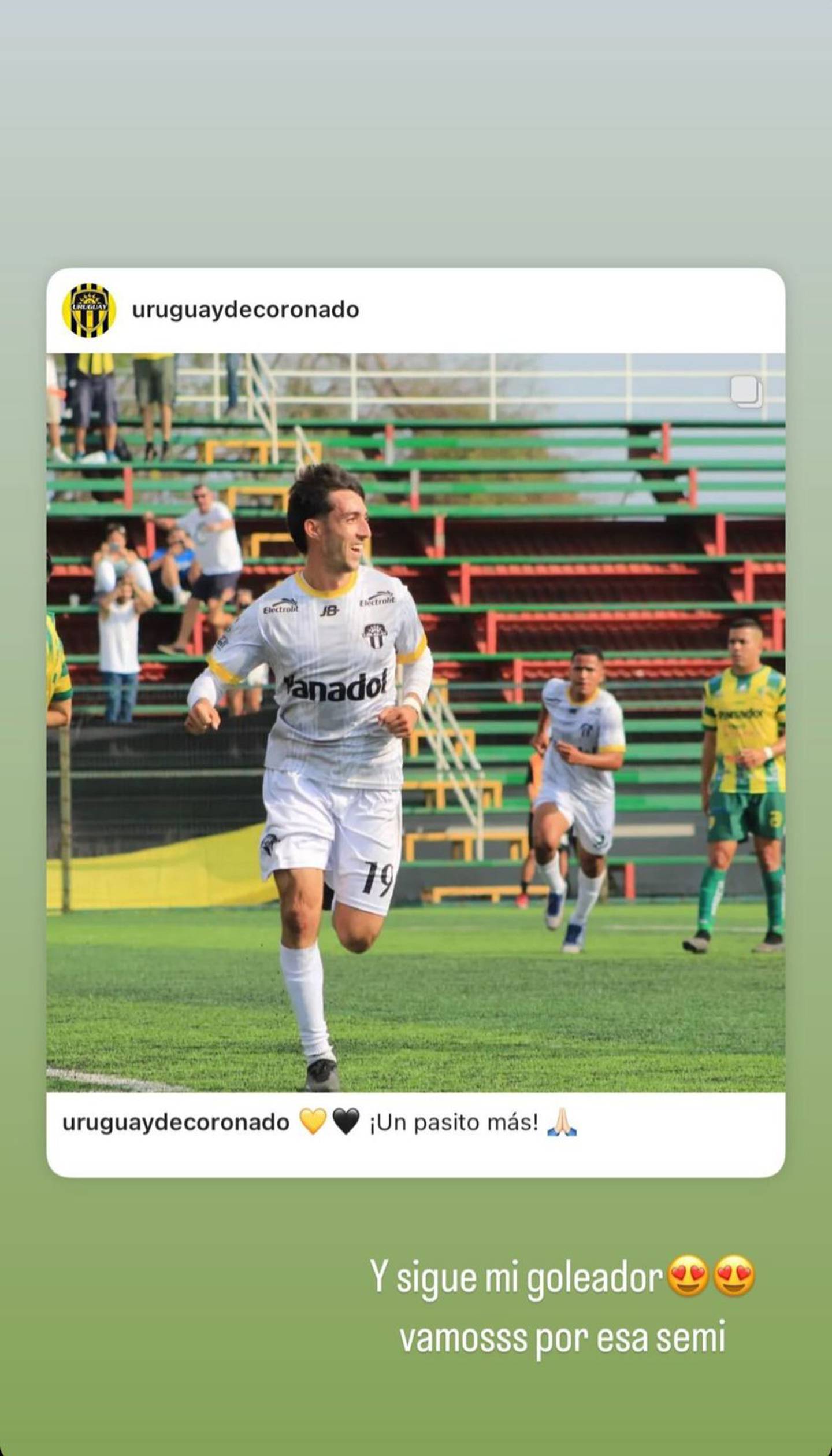 Gloriana Villalobos festejó el gol de su hermano como uno de los suyos.