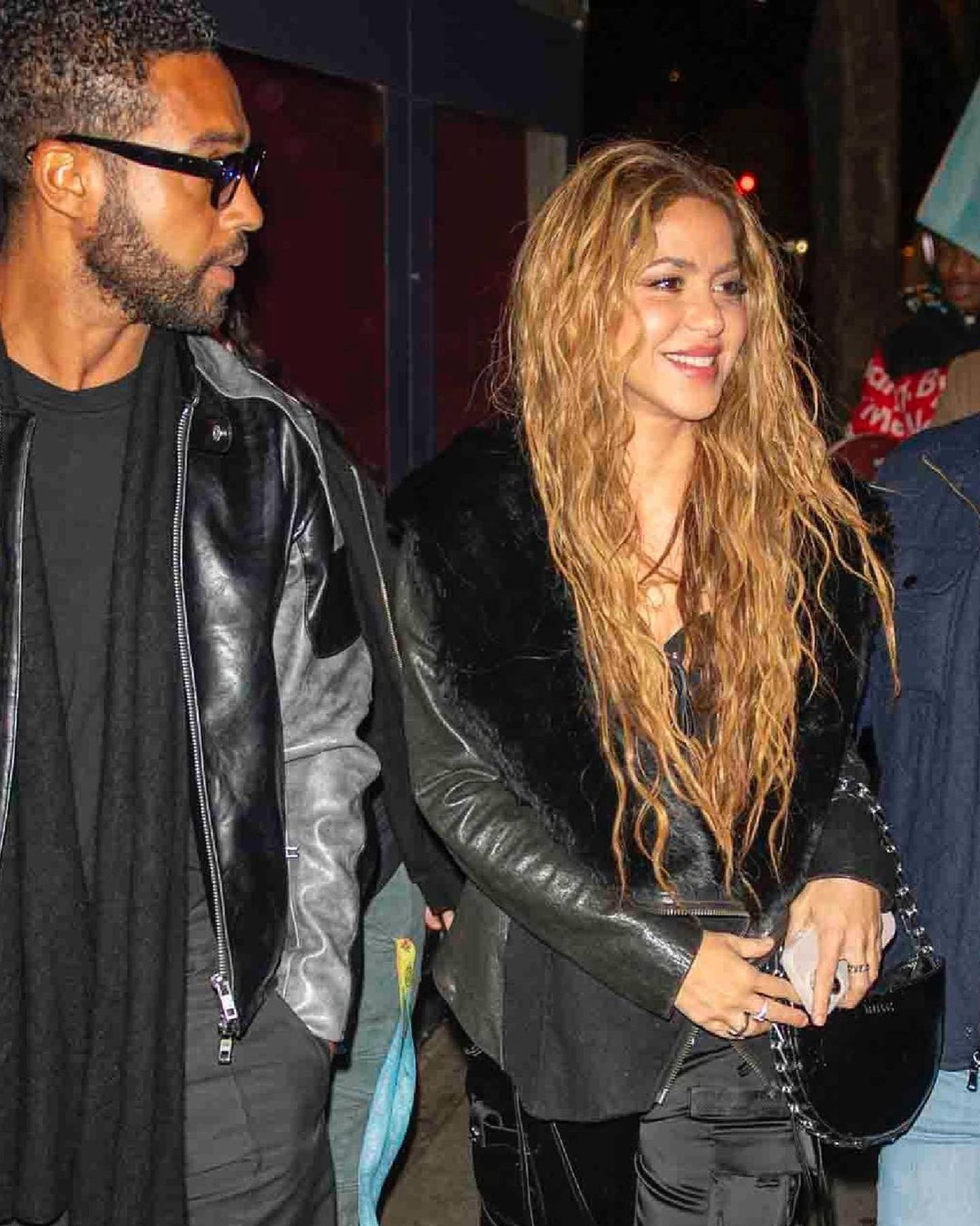 Shakira fue captada junto al actor Lucien Laviscount después de su concierto en Time Squard. Getty