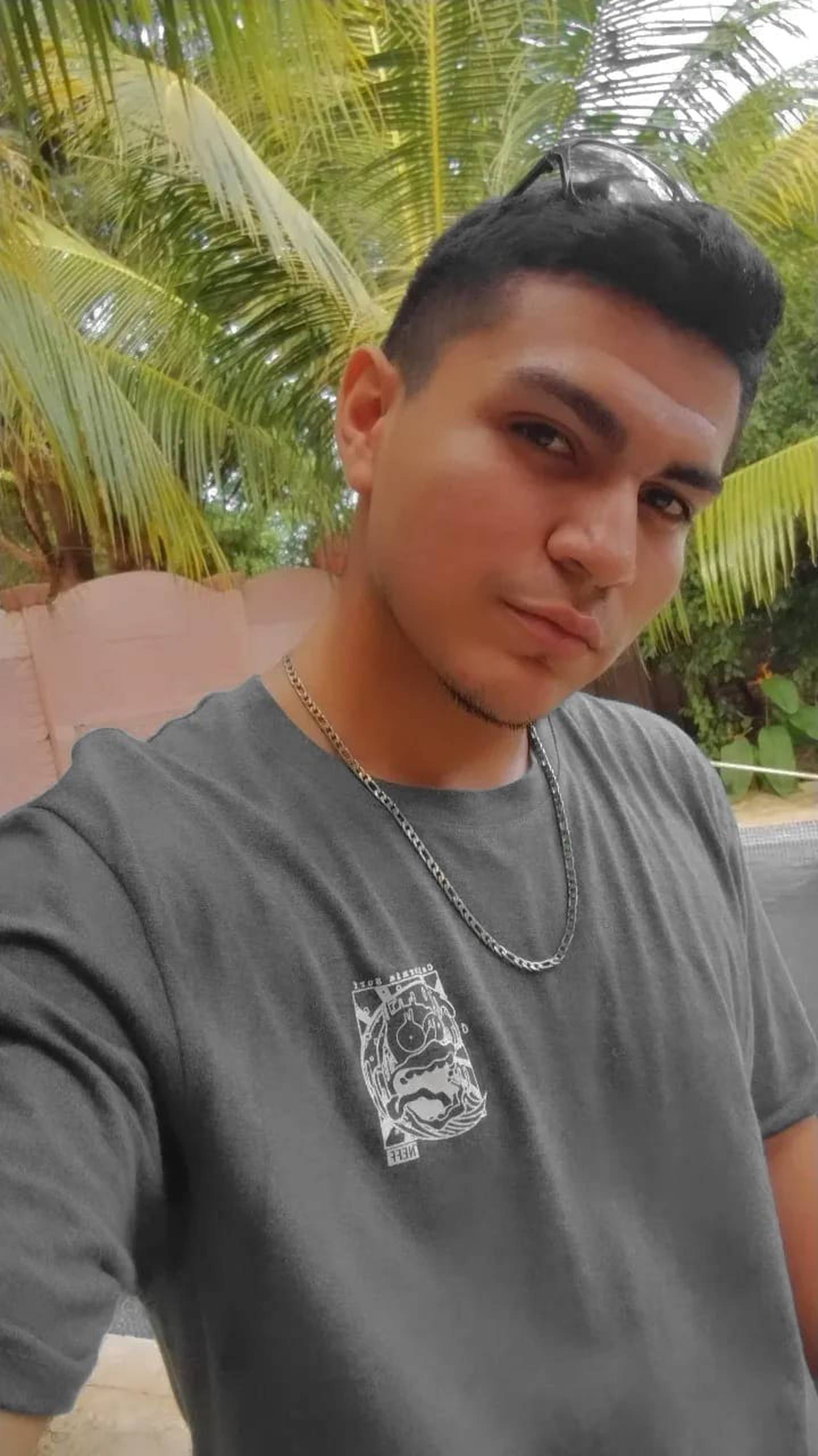 A Daniel Andrés Bustos Leal, de 22 años, lo habrían esperado en las afueras de la casa en la que vivía para atacarlo de muerte en Santa Cruz, Guanacaste. Foto: Tomada de FB