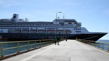 Crucero con pasajeros con síntomas de gripe será abastecido en Panamá