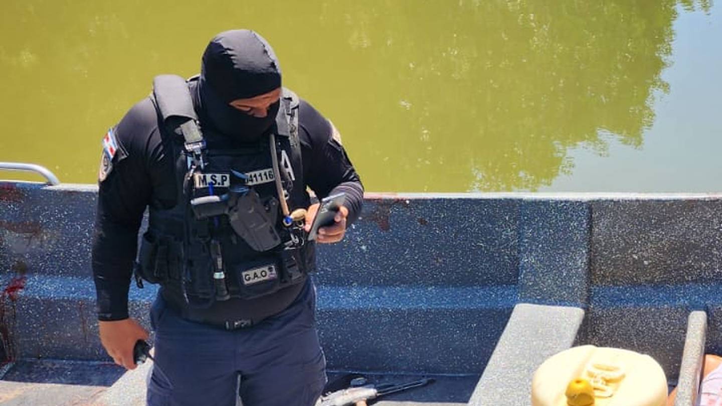 Un violento enfrentamiento a balazos terminó en sangre, muerte, detenciones y decomisos de armas de fuego en Limoncito, Limón. Foto: Cortesía