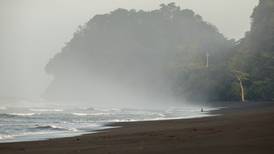 Video: Seguridad investiga supuestos disparos al aire de policía en playa Herradura