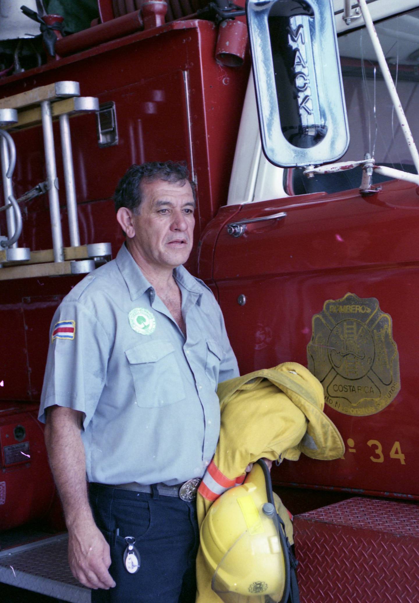 Claudio Arce Rojas, bombero naranjeño que en 1997 salvó a una niña de una casa en llamas