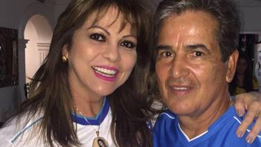 La esposa de Jorge Luis Pinto le tira a los que "creen saber de fútbol"
