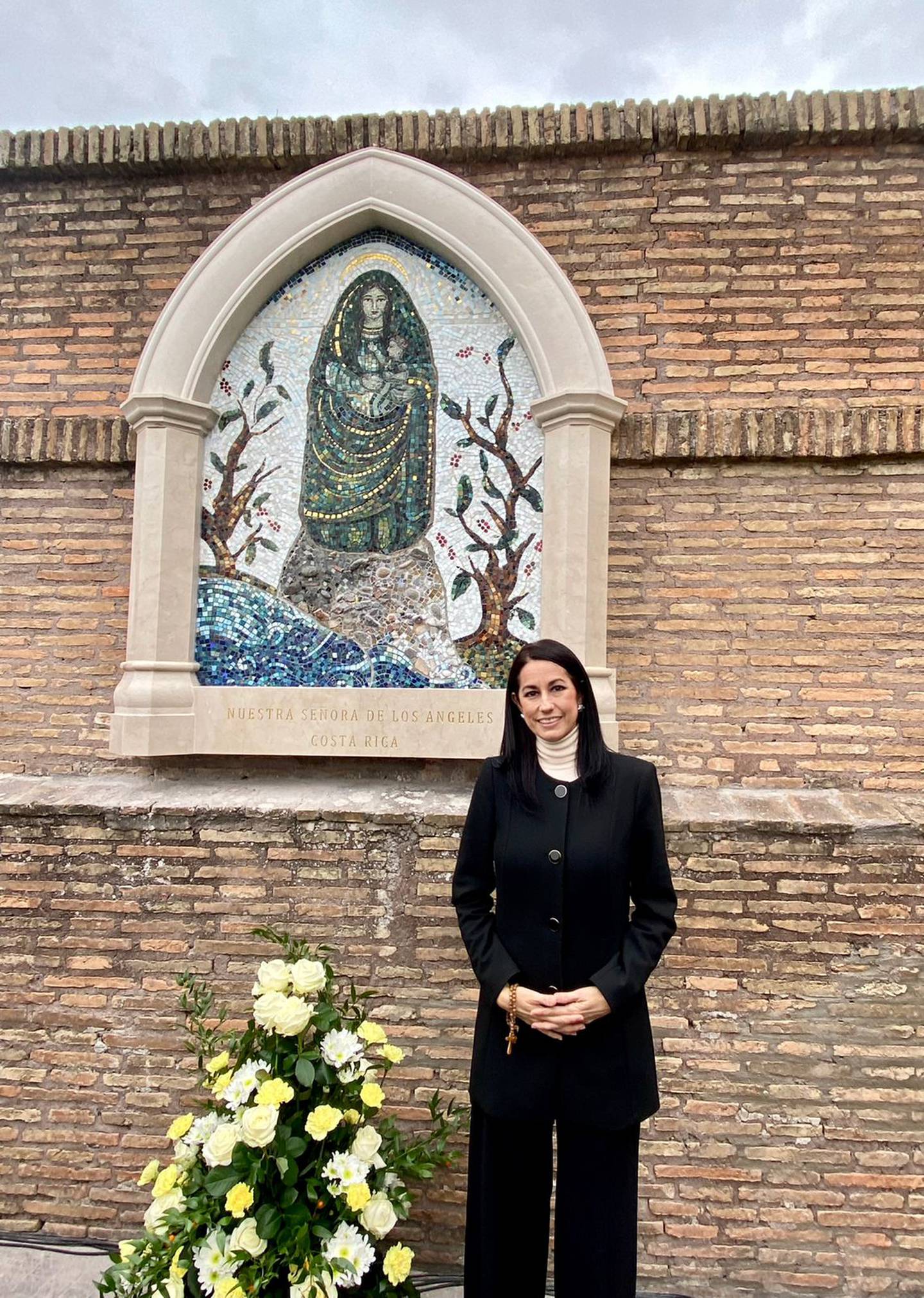 El 26 de octubre se develó un mosaico de La Negrita en los jardines del Vaticano, estuvo presente Paula Sáenz, la artista, monseñor Garita, el cantante Álvaro Solano y la soprano Yessenia Badilla
