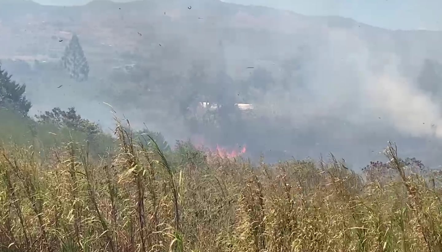 quema de charral en cartago afecta a los vecinos por el humarascal