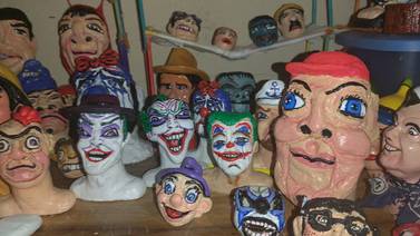 Sin querer queriendo: mascarada del Chapulín Colorado dio vida a pasión de niño por una tradición 