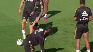 (Video) Y así lo prefirieron: ¡Courtois se cae y hace el ridículo en entrenamiento del Madrid!