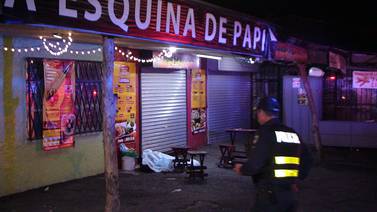 Matan a veinteañero de varios balazos frente a bar La Esquina de Papi en La Unión 