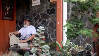 Líder comunal dio vida a libro que relata historias de uno de los barrios más emblemáticos de San José