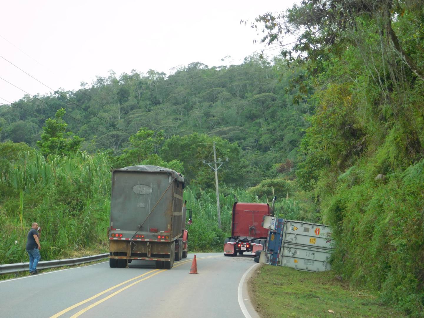 El pasado mes de noviembre nos demostró a todos los costarricenses que sí se pueden bajar los números de muertes en carretera ya que fue el mes con menos fallecidos, 33 en total, según confirma la Policía de Tránsito