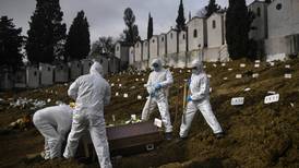 Cementerios de Portugal desbordados por los muertos del covid