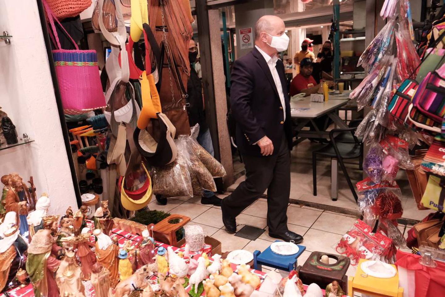 El candidato presidencial para las elecciones del 2022 del Partido Liberación Nacional, José María Figueres, fue el 16 de noviembre al mercado central de San José y tuvo bronca con dos ticas que lo trataron de ladrón y sinvergüenza