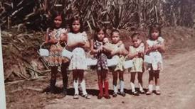 Hermanas de Montes de Oro recrearon 43 años después una foto que les tomaron de niñas