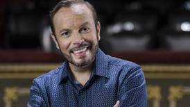 José Víquez, nueva voz de radio Bésame, también es actor y pastelero