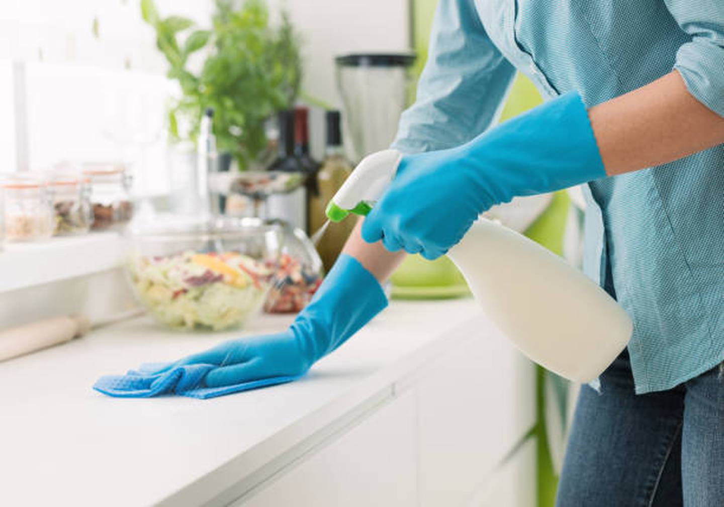 El vinagre blanco se convirtió en un aliado para la limpieza del hogar. Conozca todos sus usos. X (antiguo Twitter).