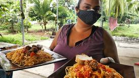 Cahuita responde a la pandemia con una cocina comunitaria donde sobra solidaridad