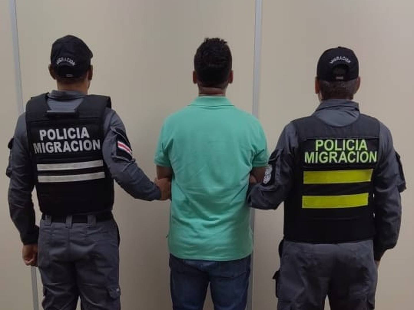Detenido en Peñas Blancas por administración fraudulenta. Foto Migración.
