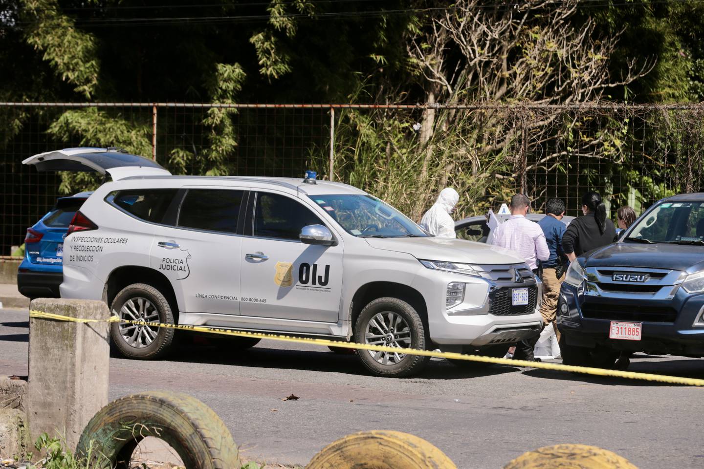 04/12/2023 Un hombre baleado sobre la carretera en San Sebastián San José los agentes del OIJ en el lugar. Foto Alonso Tenorio
