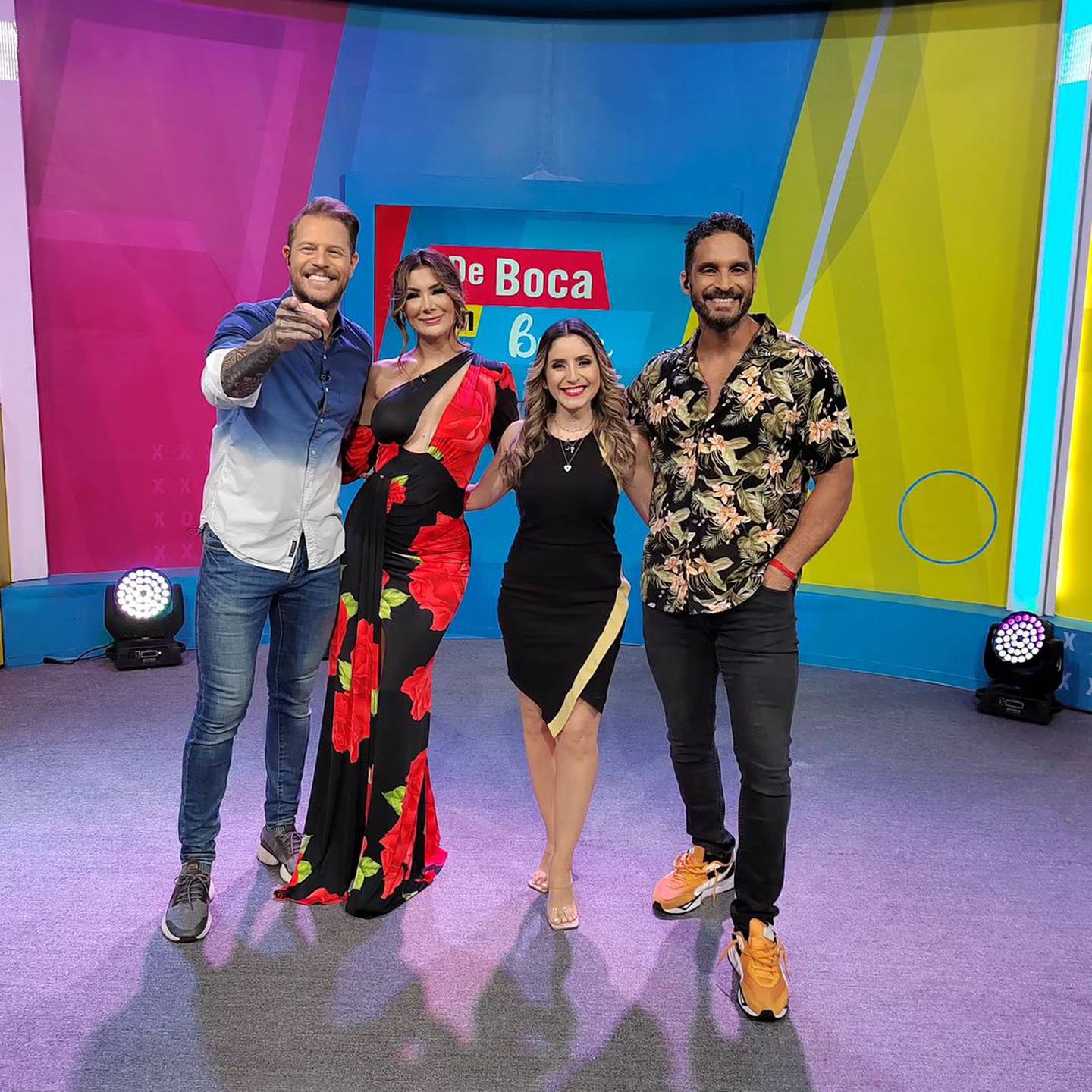 Mauricio Hoffmann, Montserrat del Castillo, Natalia Monge y Bismarck Méndez son los presentadores estelares de De boca en boca.