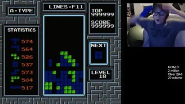 Niño de 13 años es el primer ser humano de la historia que gana el popular videojuego Tetris