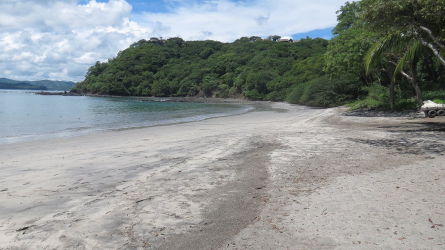 Playa Blanca es una de las 4 playas en Guanacaste con el máximo galardón de Bandera Azul.