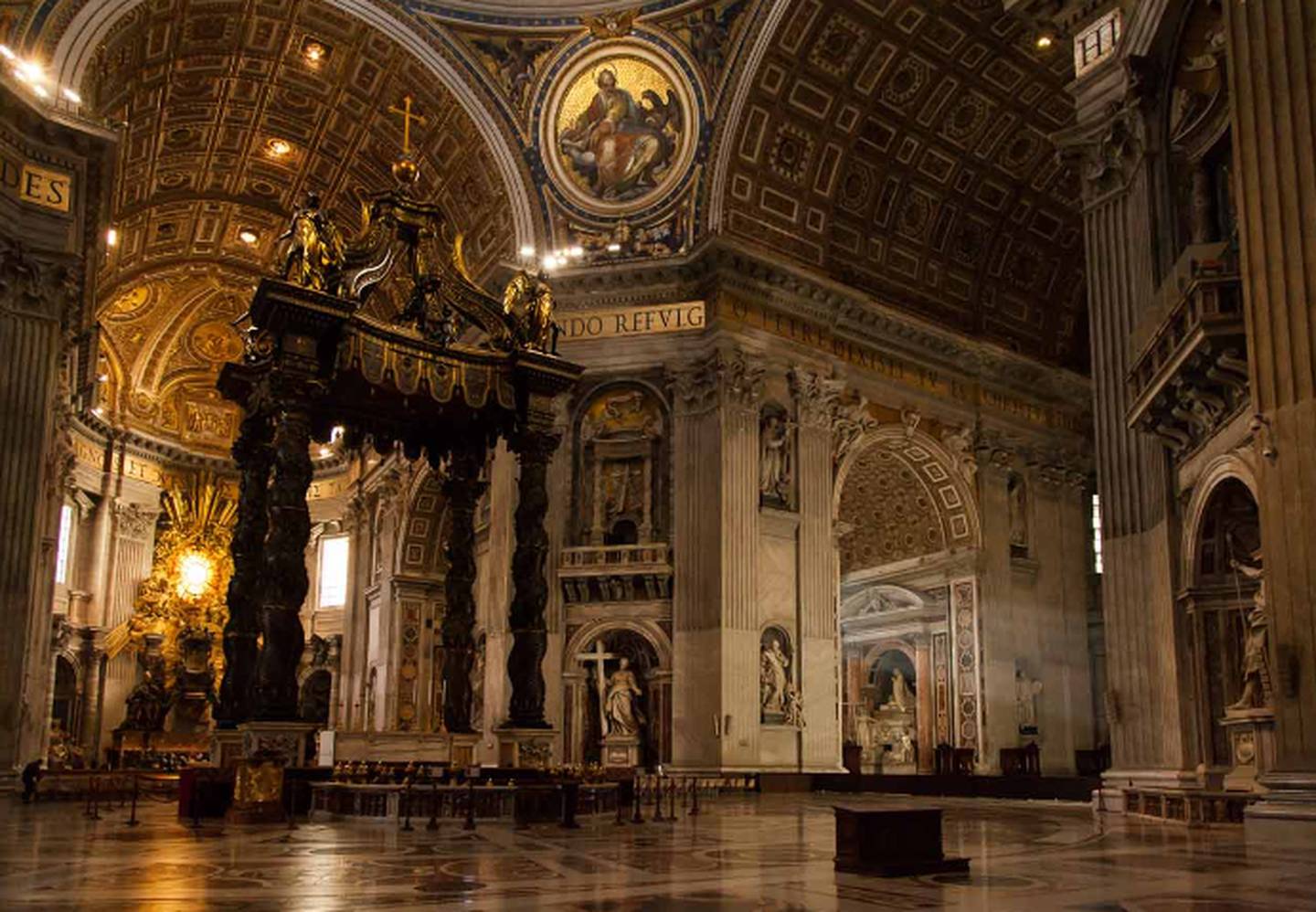 Esta es la Cátedra de San Pedro, que se ubica en Roma. El 22 de febrero se celebra la misión que Jesús le dio al apóstol.