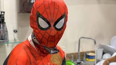 (Video) Spider-Man se coronó campeón con el Team... ¿Sabe cuál jugador estaba bajo la máscara?