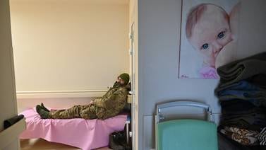 Ucrania: Guerra obliga a transformar maternidad en hospital militar