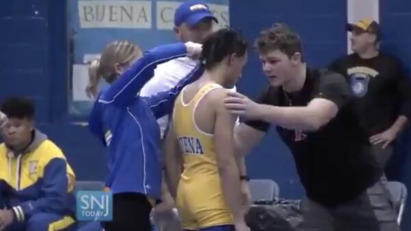 Obligaron A Luchador A Cortarse El Cabello Para Que Pudiera Competir La Teja