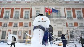 Tica en Madrid cuenta la alegría y preocupación que ha provocado la nieve en España