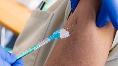 36 farmacias y hospitales privados vacunarán gratis contra el covid