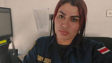 Decidida y valiente: así es la primera policía trans de la Fuerza Pública