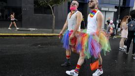 Asamblea Legislativa tiene 18 meses para regular matrimonio gay