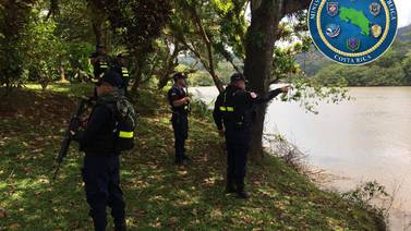 Dos policías fueron detenidos por ejército de Nicaragua al cruzar la frontera sin darse cuenta 