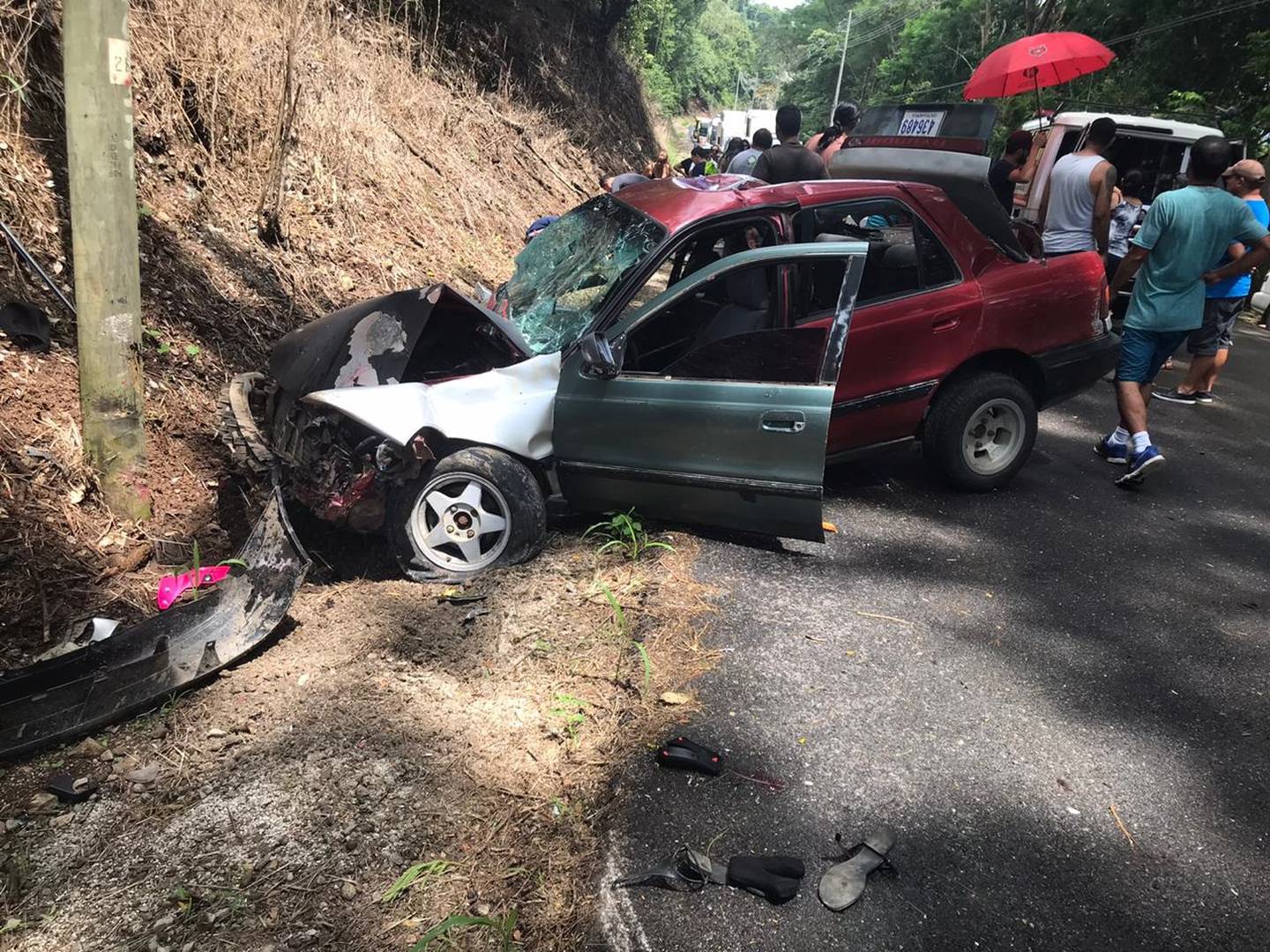 Choque entre carro y moto deja un fallecido un Tambor de Cóbano, Puntarenas. Foto cortesía.