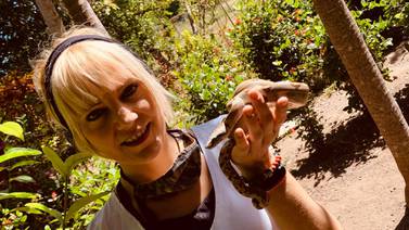 (Video) Experta española sorprendida por serpientes venenosas de Costa Rica 
