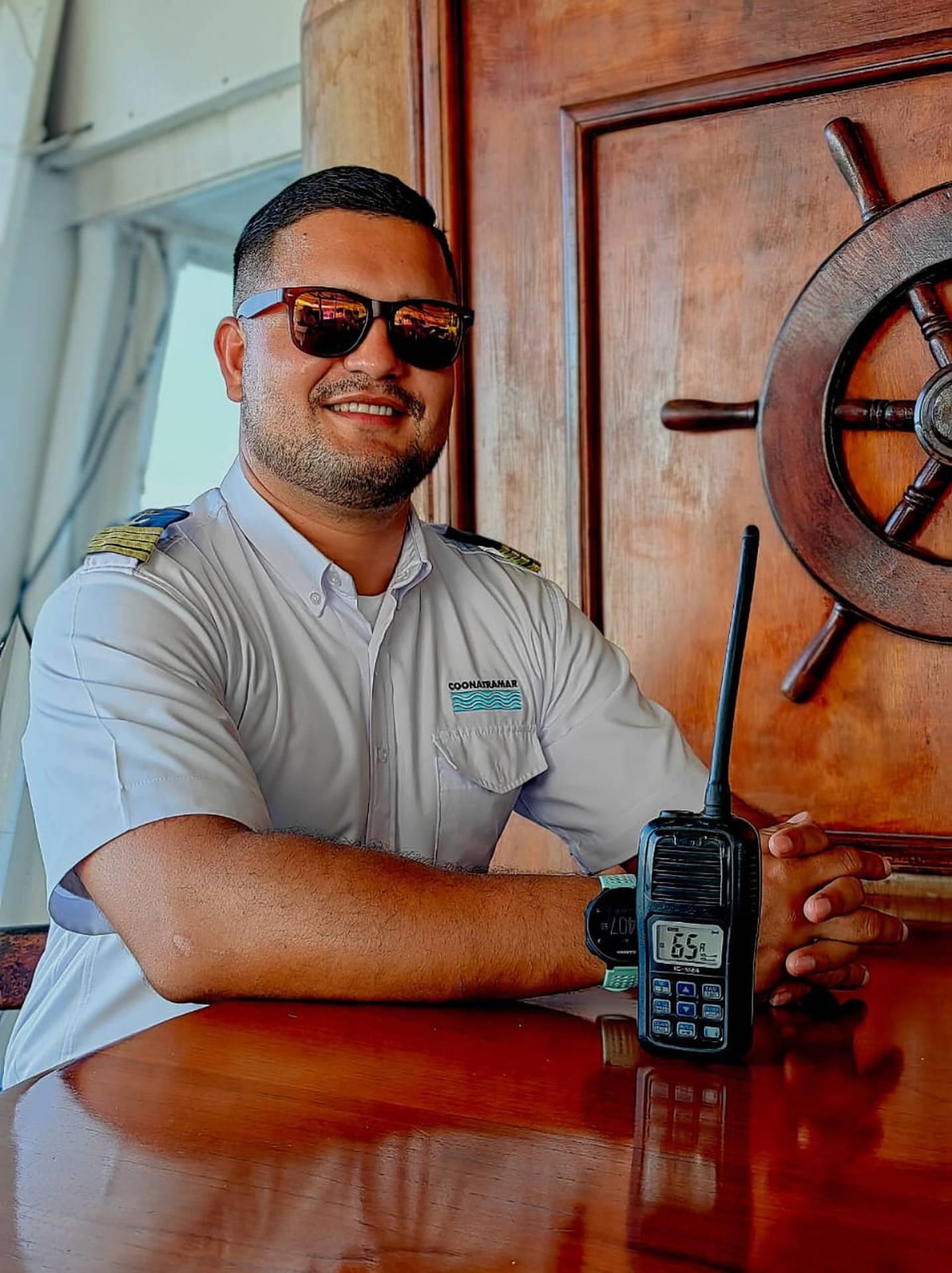 José Alfredo Hernández Brenes, de 31 años, es un puntarenense quien desde los 5 años estaba seguro que llegaría a ser capitán del ferry entre Puntarenas y Playa Naranjo. Este 2023 está a la espera del nuevo ferry, San Lucas III, del cual será capitán.