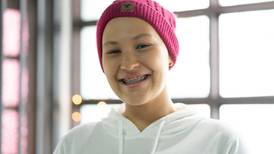 Hermosas voces ticas se unen para ayudar a joven con leucemia