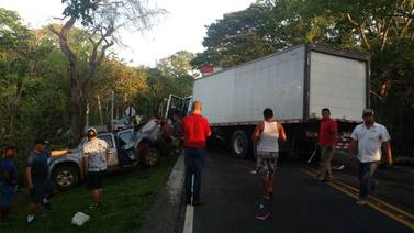 Hombre muere durante choque entre cinco vehículos en Abangares