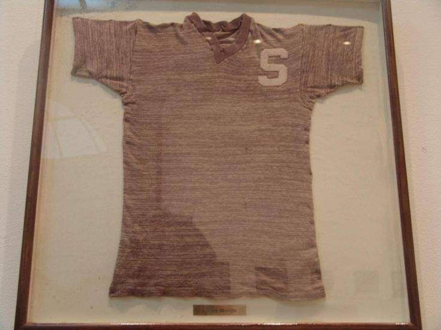 Primer uniforme del Deportivo Saprissa. Cortesía.