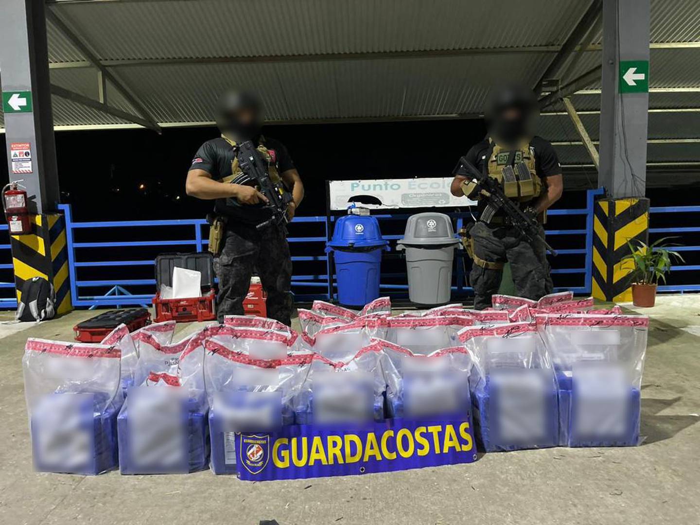 Las autoridades decomisaron otro cargamento de droga en aguas del Pacífico. Foto: MSP