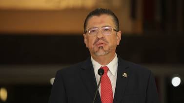 Fiscalía confirma investigación contra presidente Chaves