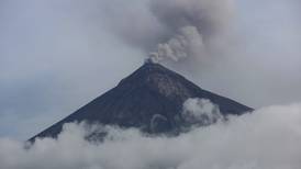 Tres volcanes se ponen de acuerdo y hacen erupción en Guatemala
